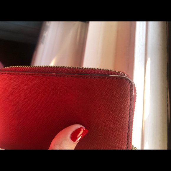 Michael Kors zippered wallet - Picture 4 of 4